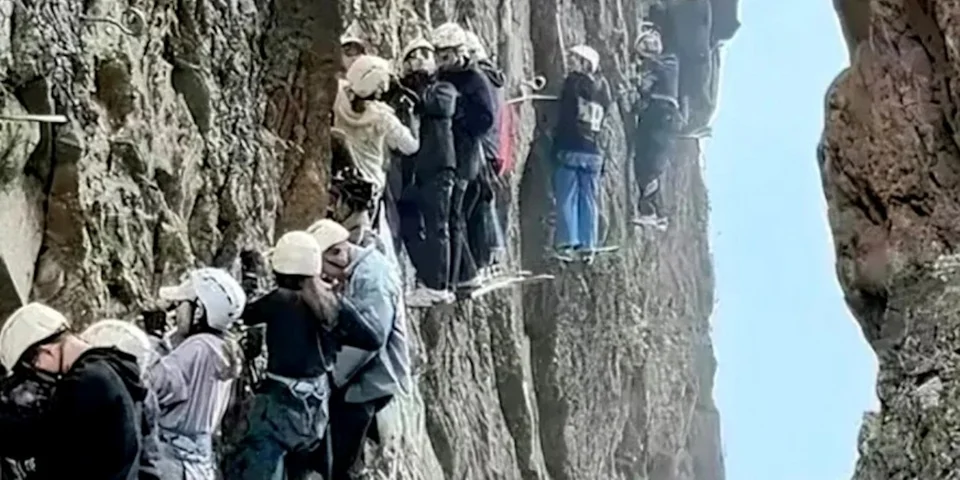 Στην «ουρά» ορειβάτες στην Κίνα