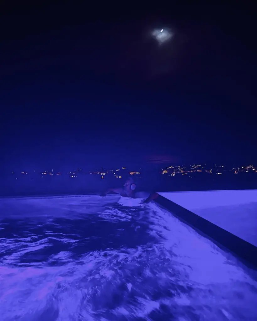 Η τελευταία φωτογραφία του Μάθιου Πέρι ήταν από το τζακούζι του όπου βρέθηκε νεκρός 