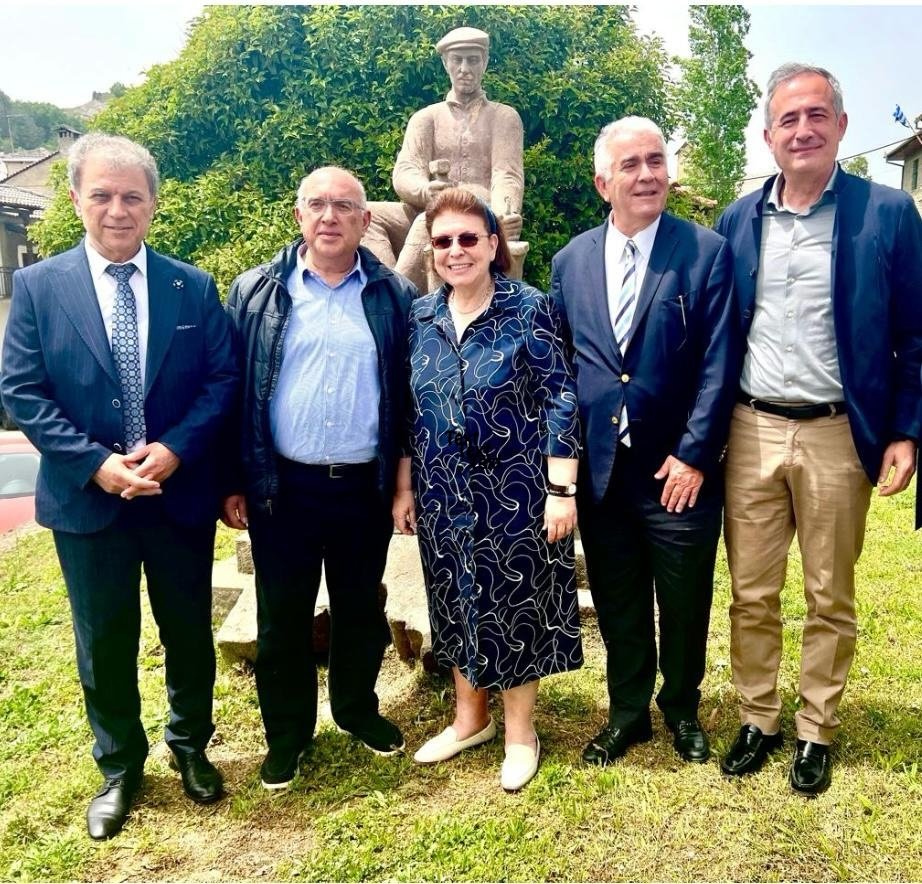 Ο Περιφερειάρχης Δ. Μακεδονιας Γ. Αμανατίδης, ο βουλευτής Κοζάνης Μ.Παπαδόπουλος, η Λίνα Μενδώνη, ο Γ.Γ. Αποκεντρωμένης Διοίκησης Σεραφείμ Λιάπης και ο Υφ. Εσωτερικών Στάθης Κωνσταντινίδης