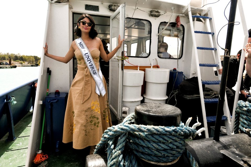 Η Μις Υφήλιος 2023, Sheynnis Palacios, διασχίζει με πλοίο τον Ισθμό της Κορίνθου / Φωτογραφία: ΑΠΕ-ΜΠΕ/ΒΑΣΙΛΗΣ ΨΩΜΑΣ