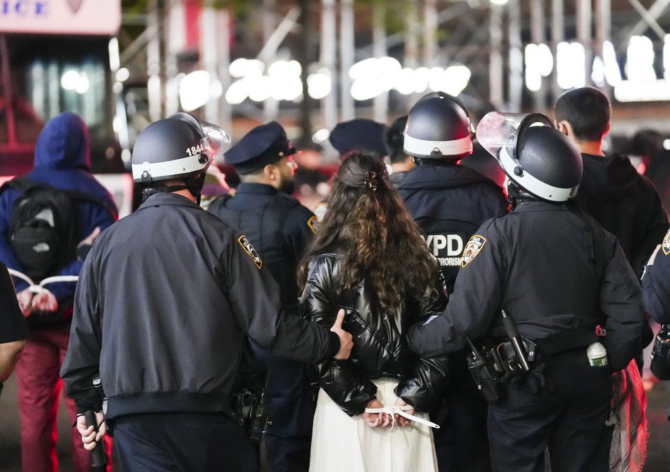 Πώς έγινε η έφοδος της αστυνομίας στο Κολούμπια