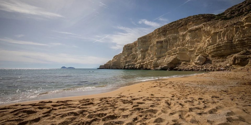 H Κόκκινη Παραλία στην Κρήτη