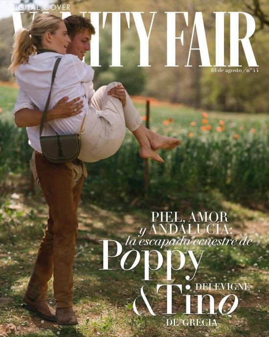 Η Πόπι Ντελεβίν σε παλαιότερο εξώφυλλο του Vanity Fair στην αγκαλιά του Κωνσταντίνου Αλέξιου