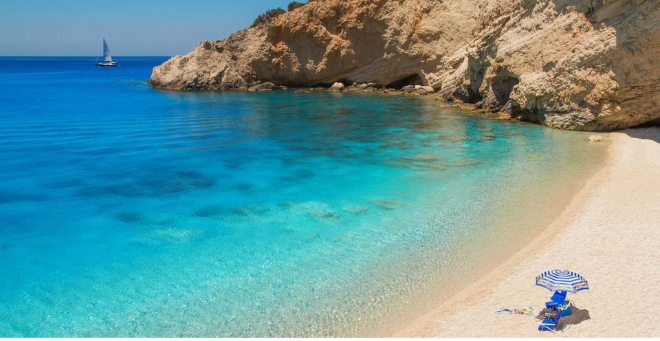 Η διάσημη παγκοσμίως παραλία της Λευκάδας Πόρτο Κατσίκι / Φωτογραφία: Shutterstock