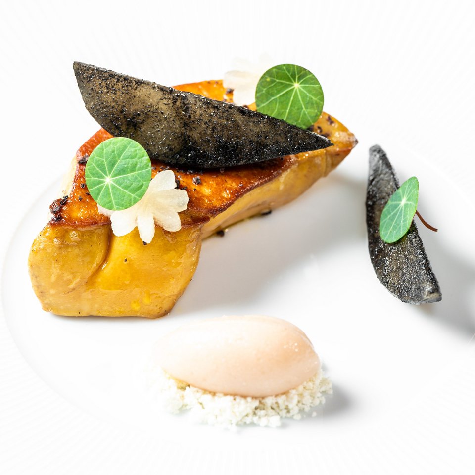 Πιάτο του εστιατορίου «Σπονδή» που διατηρεί τα 3 αστέρια FNL / Φωτογραφία: spondi_restaurant/Instagram