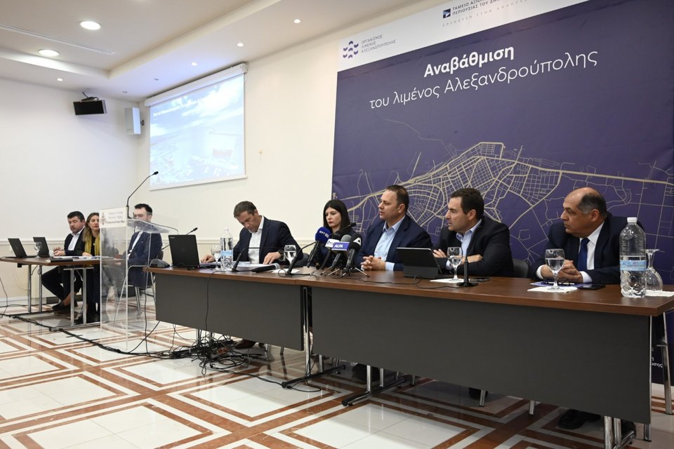 Υπογραφή σύμβασης για το έργο της οδικής σύνδεσης του νέου εμπορικού προβλήτα του λιμένος Αλεξανδρούπολης με τη νέα Περιφερειακή Οδό