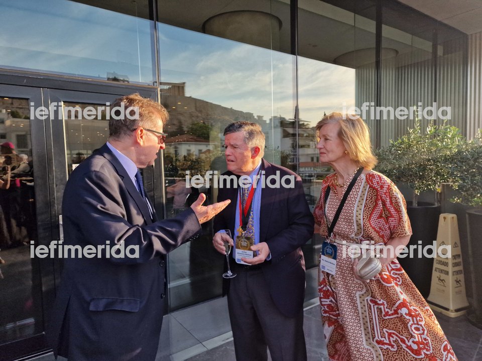 Οι οικοδεσπότες Θανάσης και Μαρίνα Μαρτίνου