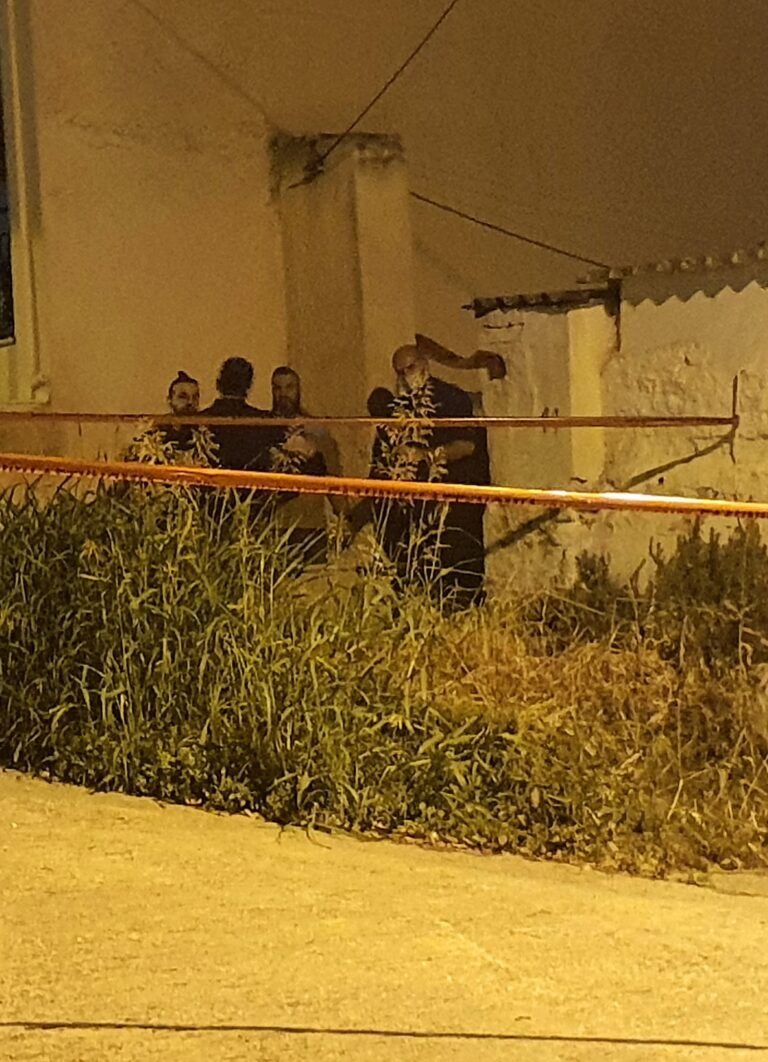 Έξω από το σπίτι στη Νίκαια που έγινε το μαχαίρωμα / Φωτογραφία ΕΡΤ