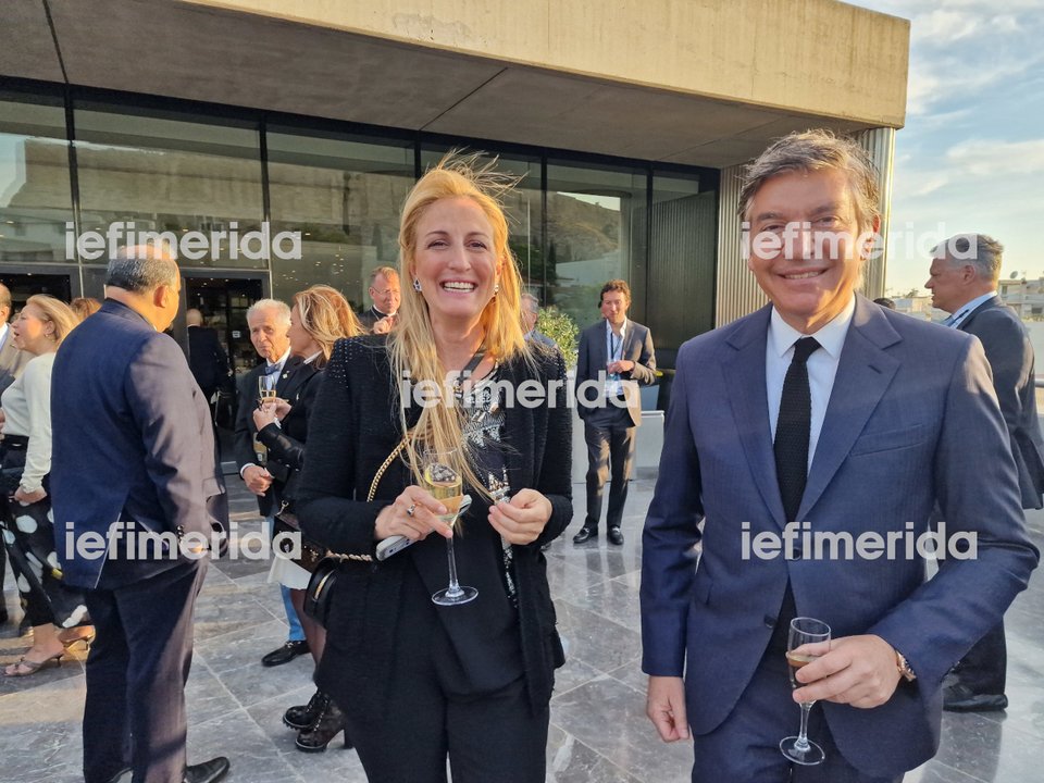 Στέφανος Χανδακάς, Ελίνα Σμπώκου