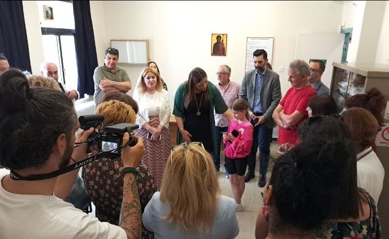 Η Ζωή Κωνσταντοπούλου στην πόλη της Λάρισας / Φωτογραφία: Πλεύση Ελευθερίας