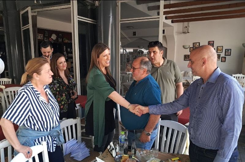 Η Ζωή Κωνσταντοπούλου στην πόλη της Λάρισας / Φωτογραφία: Πλεύση Ελευθερίας