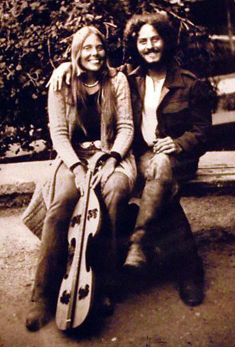 Η Joni Mitcell και ο αγαπημένος της Carey (Άνοιξη 1970)