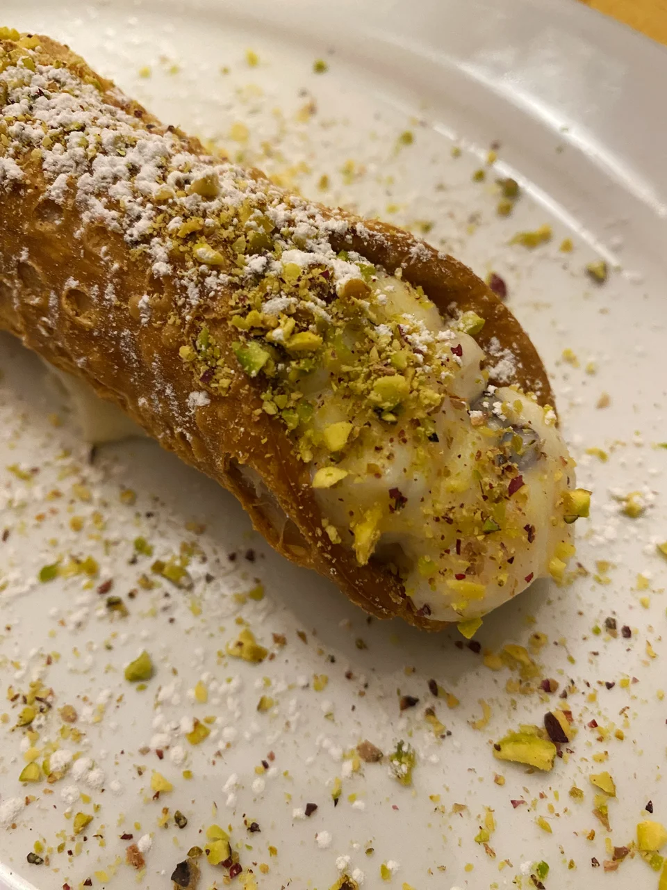 Cannolo, το γλυκό της Σικελίας.