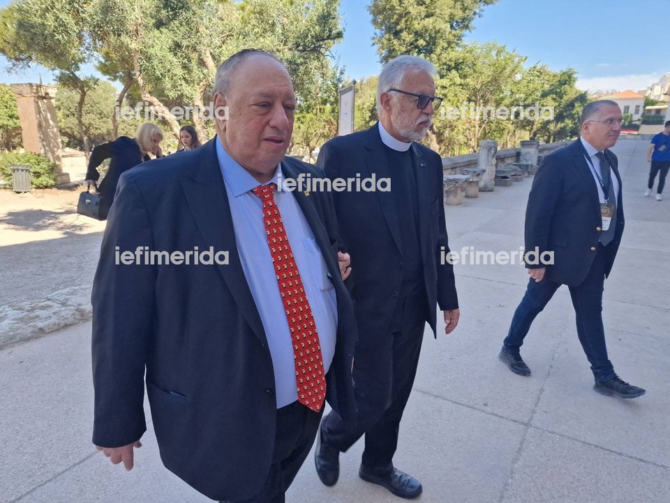Τζων Κατσιματίδης, father Άλεξ