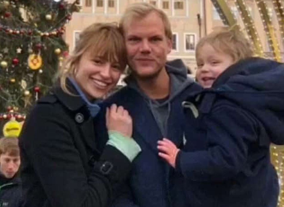 Η Tereza ανέβαζε φωτό και βίντεο από τον χρόνο που περνούσαν μαζί, όπου φαίνεται η στενή σχέση του Avicii με τον γιο της Lucas