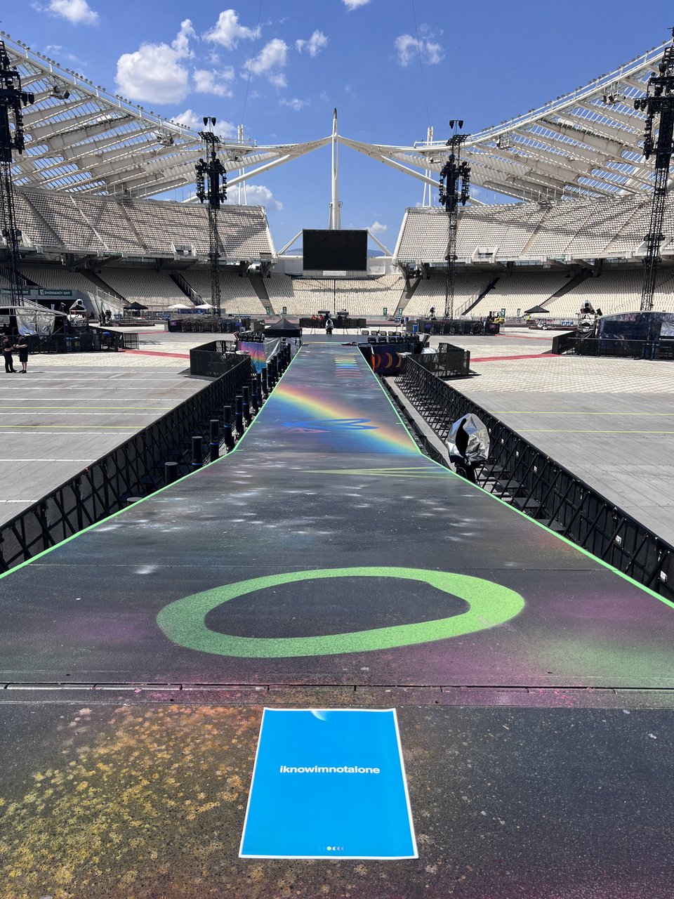 Όλα έτοιμα για τη μεγάλη συναυλία των Coldplay στο ΟΑΚΑ