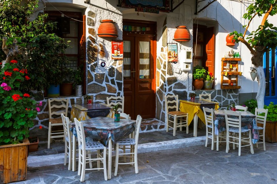 Μέσα στη Χώρα