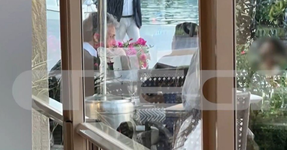 Στη Χαλκιδική ο Χιου Γκραντ