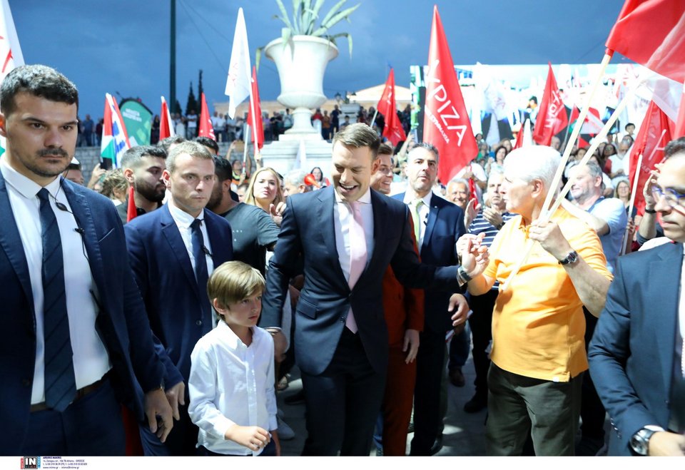 Ο Στέφανος Κασσελάκης με το ένα από τα ανίψια του / Φωτογραφία: Intimenews/ΛΙΑΚΟΣ ΓΙΑΝΝΗΣ