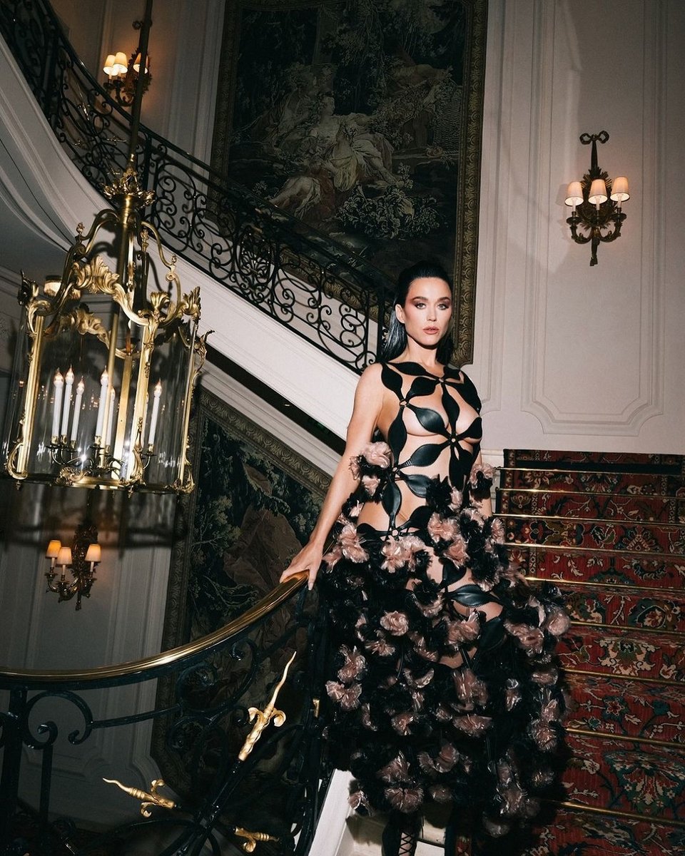 Η Κέιτι Πέρι στο σόου της Vogue World