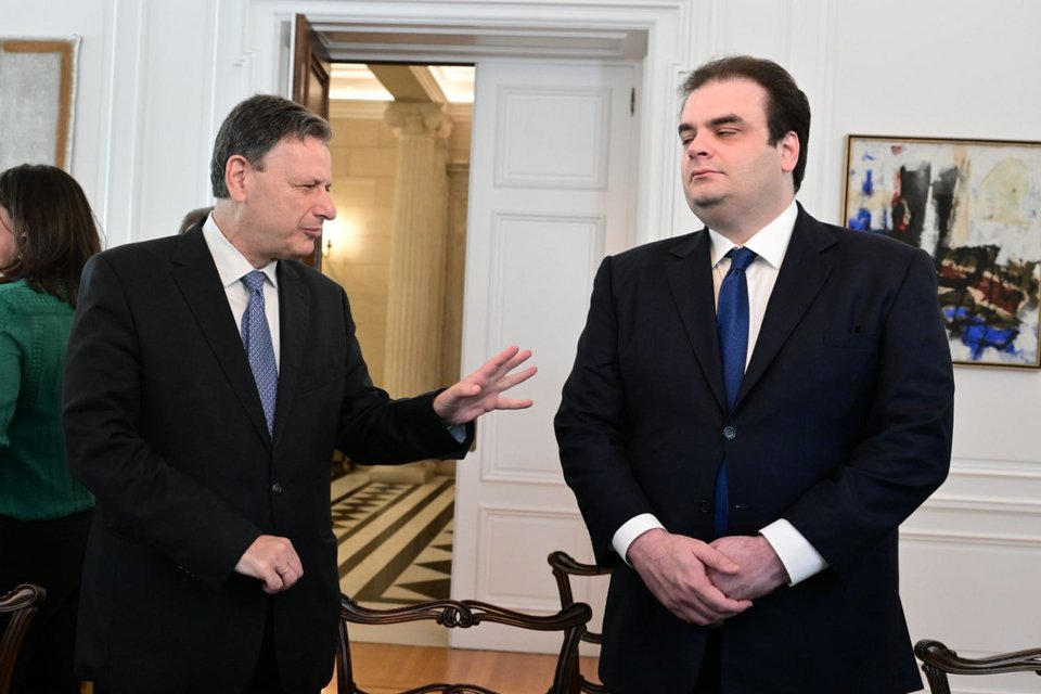 Συζήτηση του Θοδωρή Σκυλακάκη με τον Κυριάκο Πιερρακάκη
