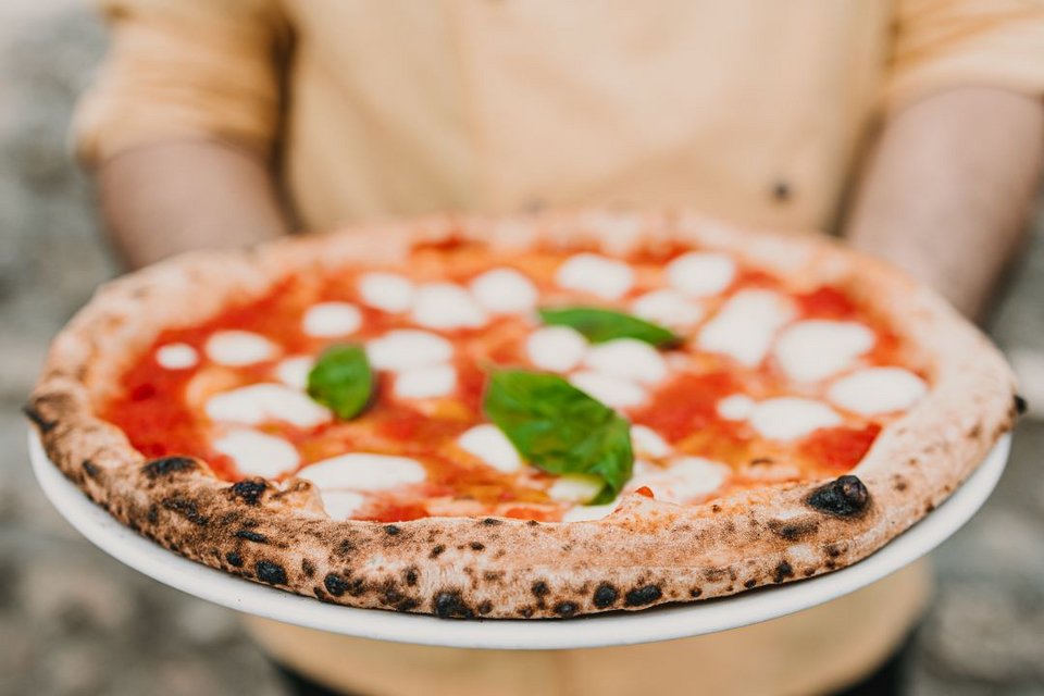 μετακόμισε στην περιφέρεια