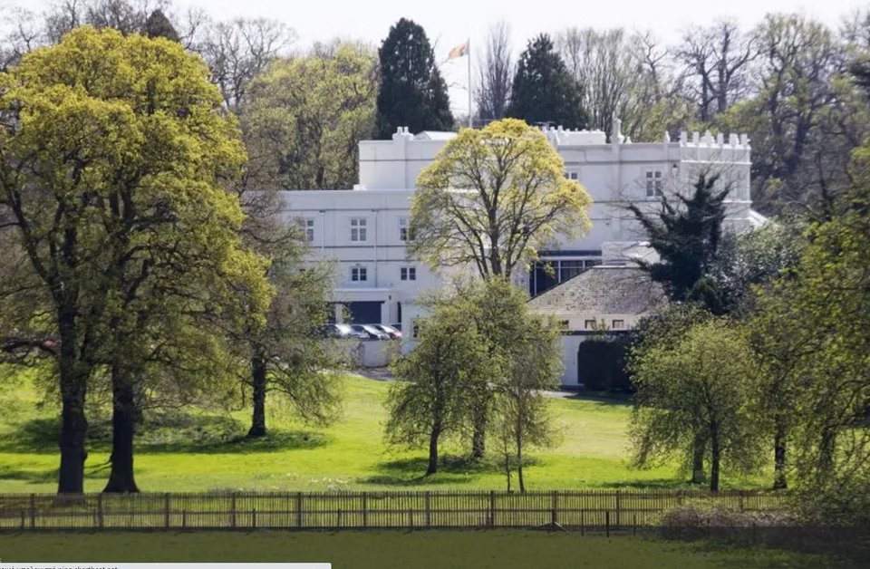 Το Royal Lodge που μένει ο πρίγκιπας Άντριου