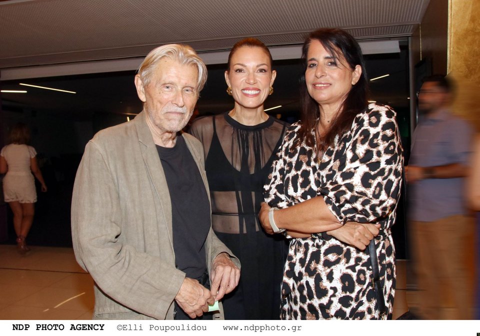 Νίκος Περάκης, Βίκυ Καγιά (υποψήφια Α΄ Γυναικείου Ρόλου «Πολύδροσο»), Κατερίνα Μπέη (υποψήφια Βραβείο Σεναρίου «Φόνισσα»)