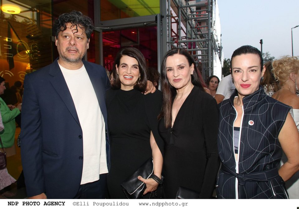 Λευτέρης Χαρίτος, Εύα Νάθενα, Καρυοφυλλιά Καραμπέτη, Λουκία Μιχαλοπούλου