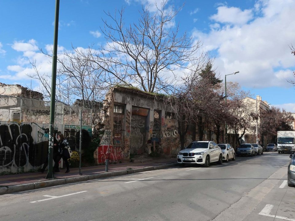 Η ερειπωμένη θέση εξόδου στον Κεραμεικό, όπως είναι σήμερα