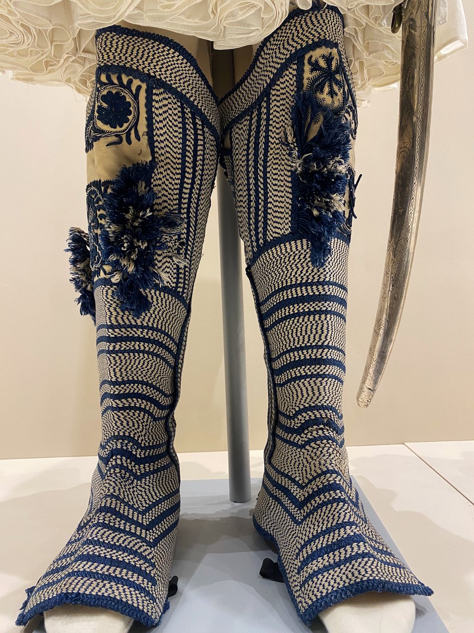 Οι λεπτομέρειες στις παραδοσιακές φορεσιές της Ελλάδας που θα δείτε στο «Εθνολογικό &amp; Λαογραφικό Μουσείο Χρισσού, Συλλογή Ηλία Ε. Δαραδήμου» είναι συγκλονιστικές / Φωτογραφία: Μάνος Λειβαδάρος/iefimerida