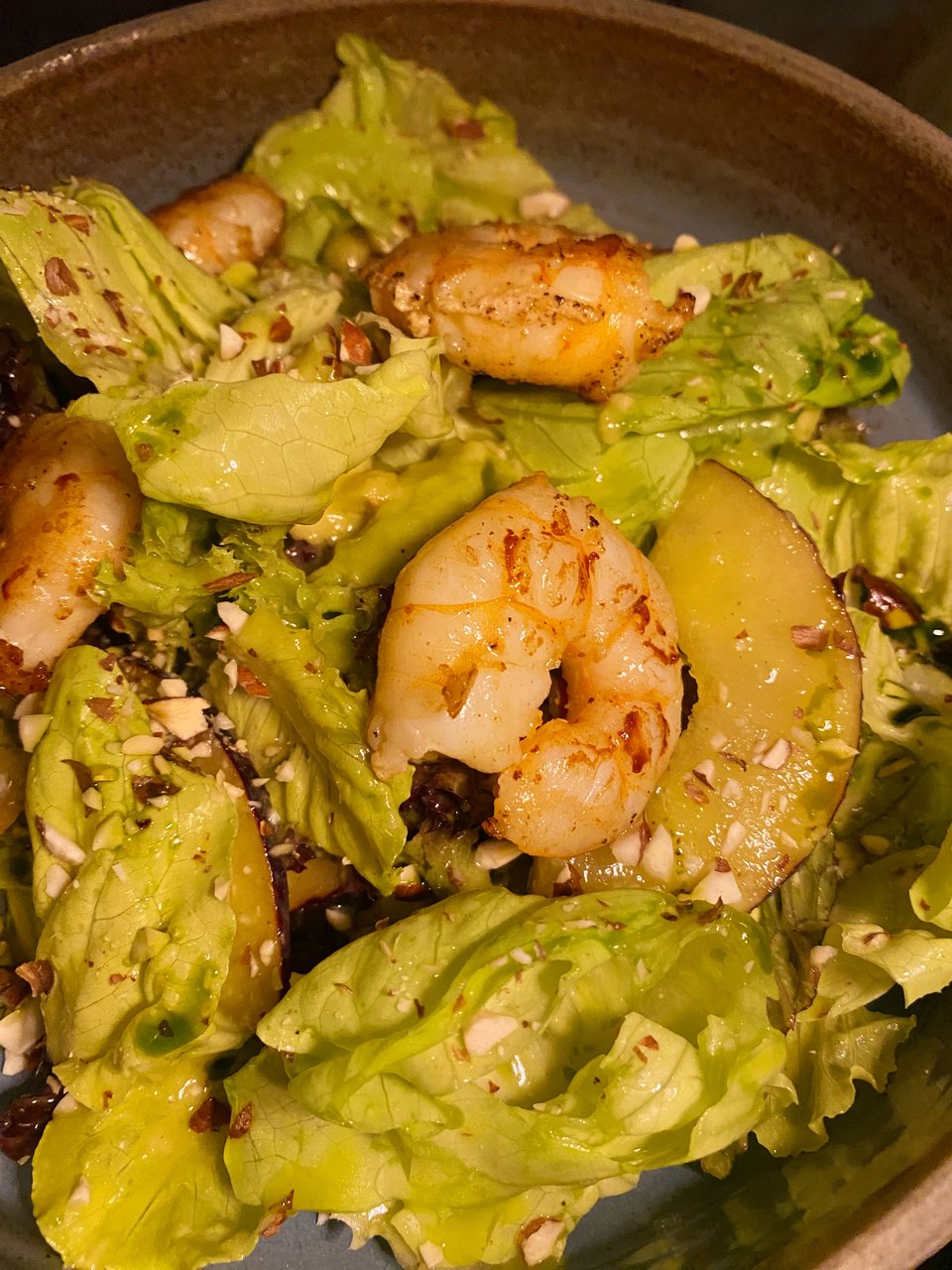 Σαλάτα με γαρίδες, βανίλιες και αβοκάντο / Φωτογραφία: Μάνος Λειβαδάρος/iefimerida 