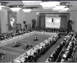 Το ξενοδοχείο αποτελεί ένα από τα μεγαλύτερα συνεδριακά κέντρα της Μεσογείου