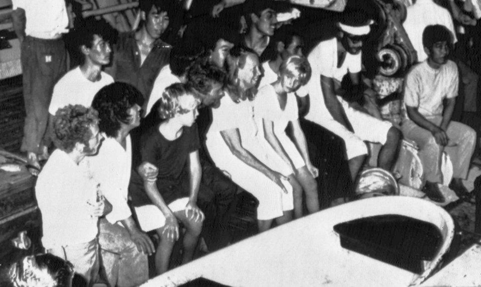 Οι επιζώντες, οι οποίοι πέρασαν 38 ημέρες σε μια λέμβο 9 ποδιών, μετά την επίθεση που δέχτηκε το σκάφος τους από ένα κοπάδι φαλαινών