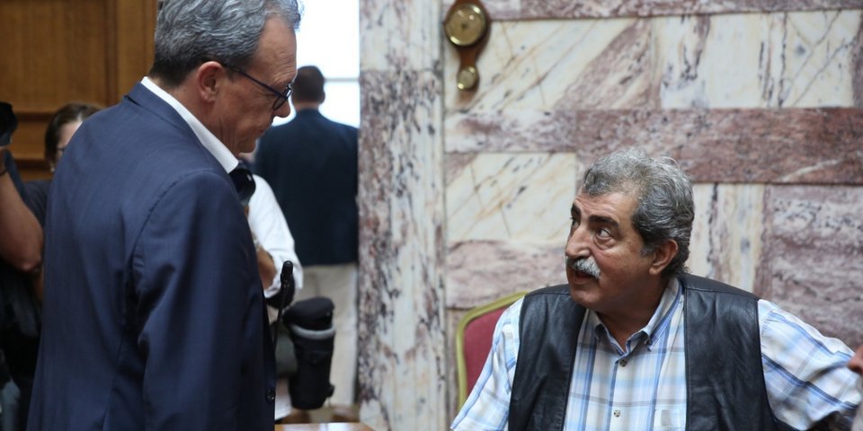 Ο Παύλος Πολάκης με τον Σωκράτη Φάμελλο -Φωτογραφία: ΑΠΕ/ΟΡΕΣΤΗΣ ΠΑΝΑΓΙΩΤΟΥ