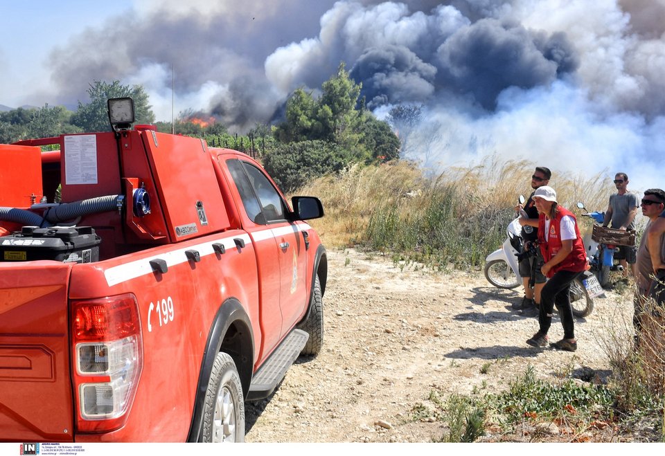 Καίει ανεξέλεγκτη η φωτιά στη Στιμάγκα Κορινθίας / Φωτογραφία: Intimenews/ΨΩΜΑΣ ΒΑΣΙΛΗΣ
