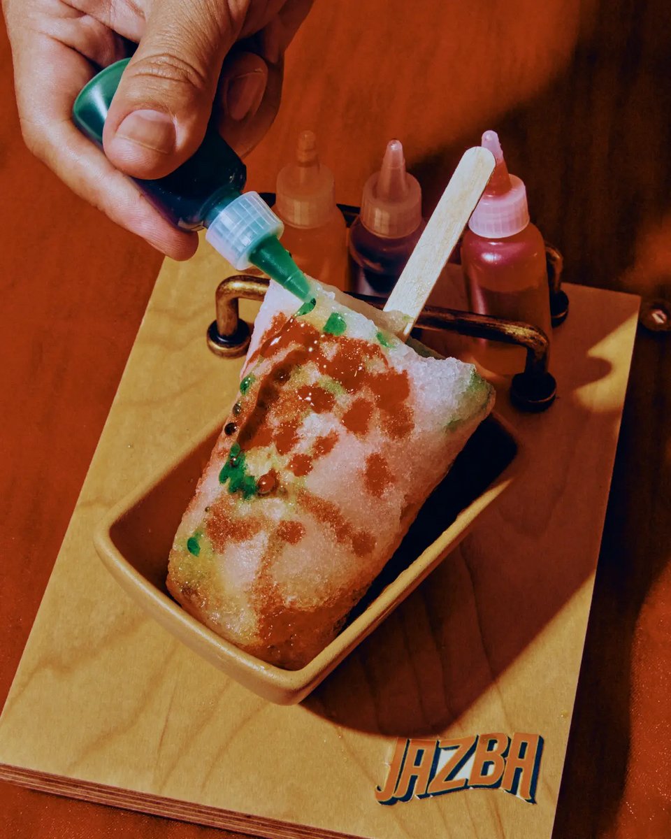 Στο Jazba οι πελάτες μπορούν να βάλουν οι ίδιοι το αρωματικό που επιθυμούν στην gola τους