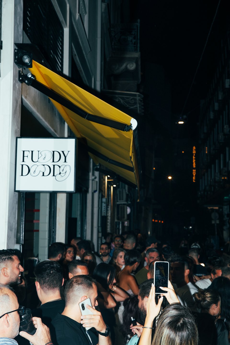 Ο κόσμος αγκάλιασε γρήγορα το Fuddy Duddy στη Λέκκα.