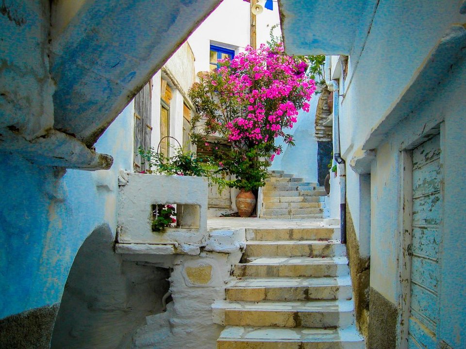 Το χωριό έχει πολλά σκαλοπάτια/ Φωτογραφία: Shutterstock