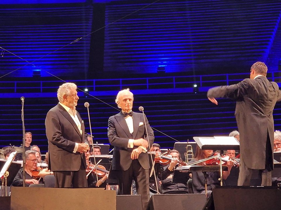 Η ζωντανή ιστορία της κλασικής μουσικής, ο Πλάθιντο Ντομίνγκο και ο Χοσέ Καρέρας, συναντήθηκαν στη σκηνή του Καλλιμάρμαρου