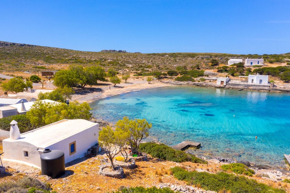 Η παραλία Λιμνιώνας στα Κύθηρα