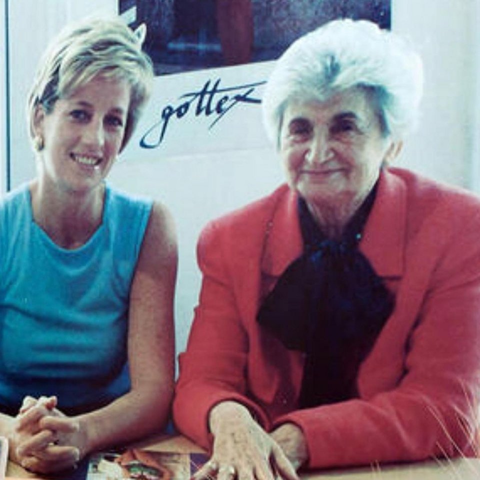 Η πριγκίπισσα Νταϊάνα με τη σχεδιάστρια Lea Gottlieb