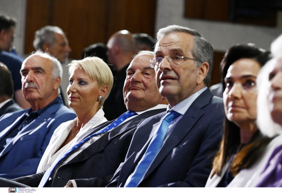 Από αριστερά: Ευ. Μεϊμαράκης, Νατάσα Παζαΐτη, Κώστας Καραμανλής, Αντώνης και Γεωργία Σαμαρά / Φωτογραφία: Intimenews/ΒΛΑΣΣΟΠΟΥΛΟΥ ΙΣΜΗΝΗ