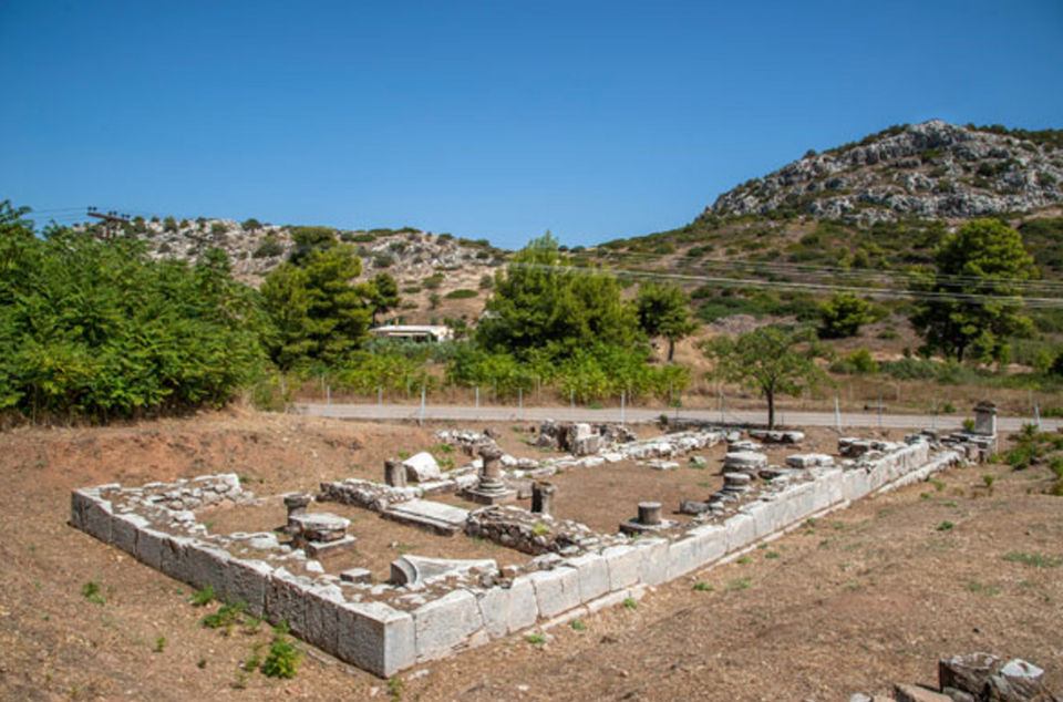 Άποψη των καταλοίπων του ναού του αρχαιολογικού χώρου της Αυλιδείας Αρτέμιδας