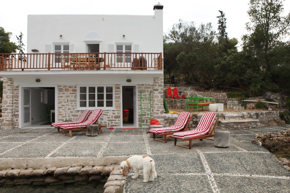 Η κατοικία The Molos House έχει ιδιωτικό μόλο στη θάλασσα / Φωτογραφία: Courtesy of George Carabellas