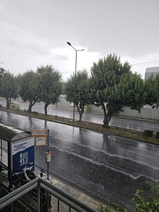 Ισχυρή βροχή στην περιοχή του Ρέντη / Φωτογραφία: Facebook