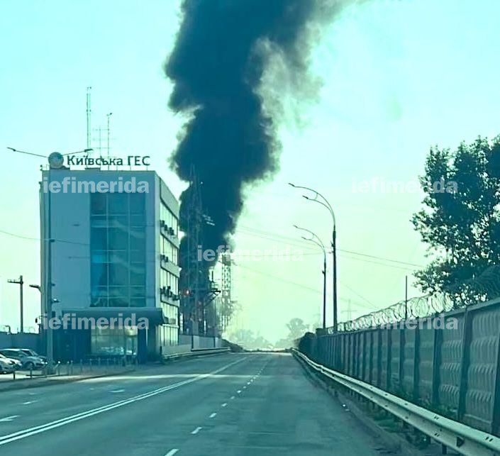 Φωτιά στο φράγμα του υδροηλεκτρικού σταθμού του Κιέβου