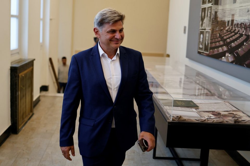 Νικόλας Φαραντούρης