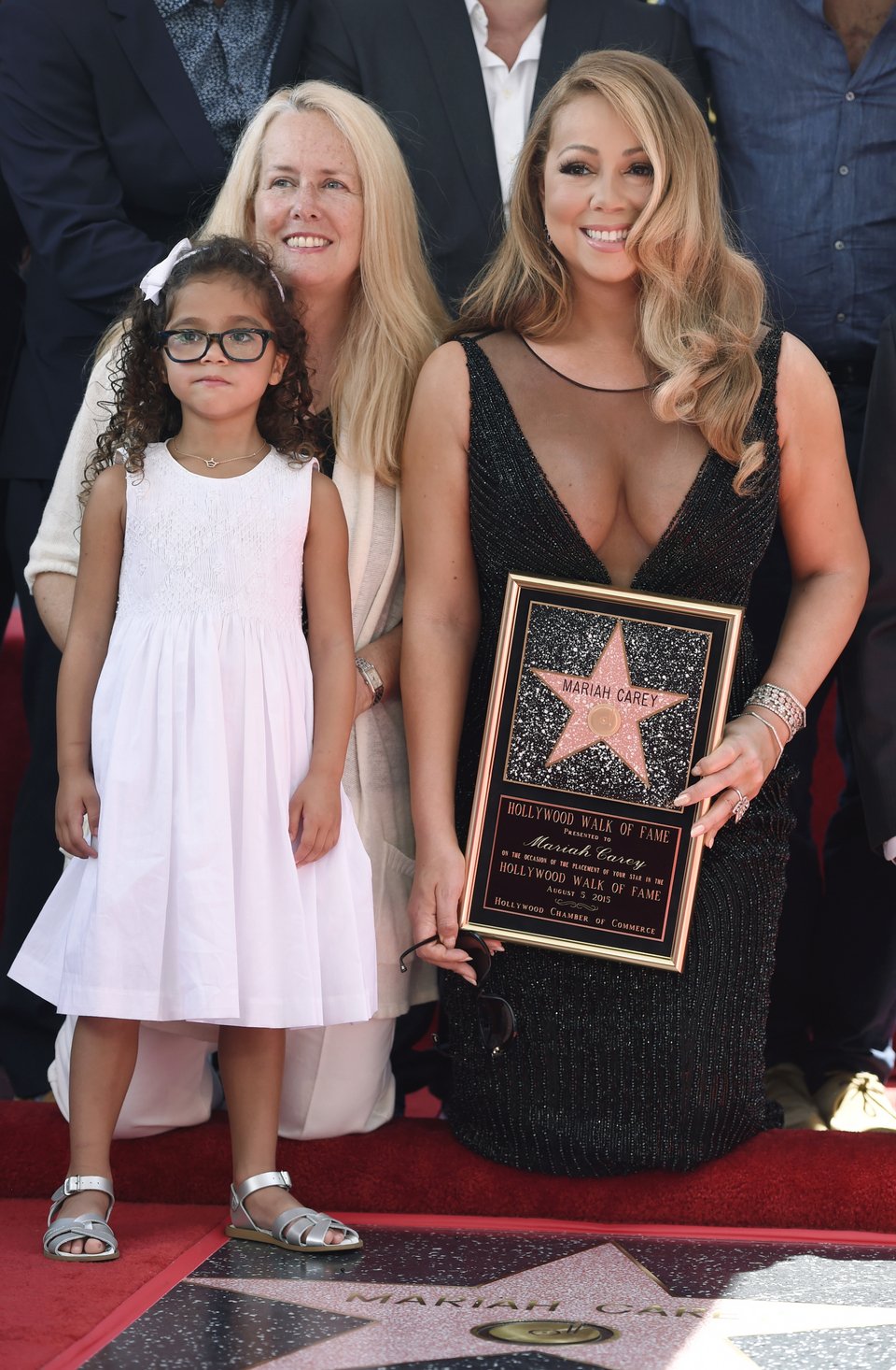 Η Mariah Carey με τη μητέρα της Patricia και την κόρη της Monroe στο Hollywood Walk of Fame στο Λος Άντζελες στις 5 Αυγούστου 2015