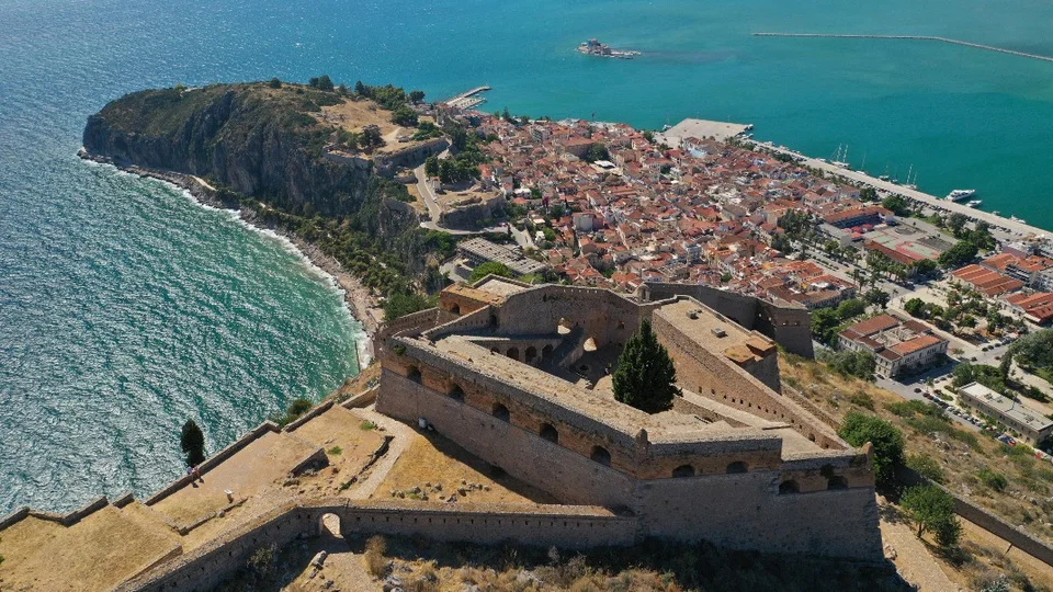 Πελοπόννησος αποδρασεις 